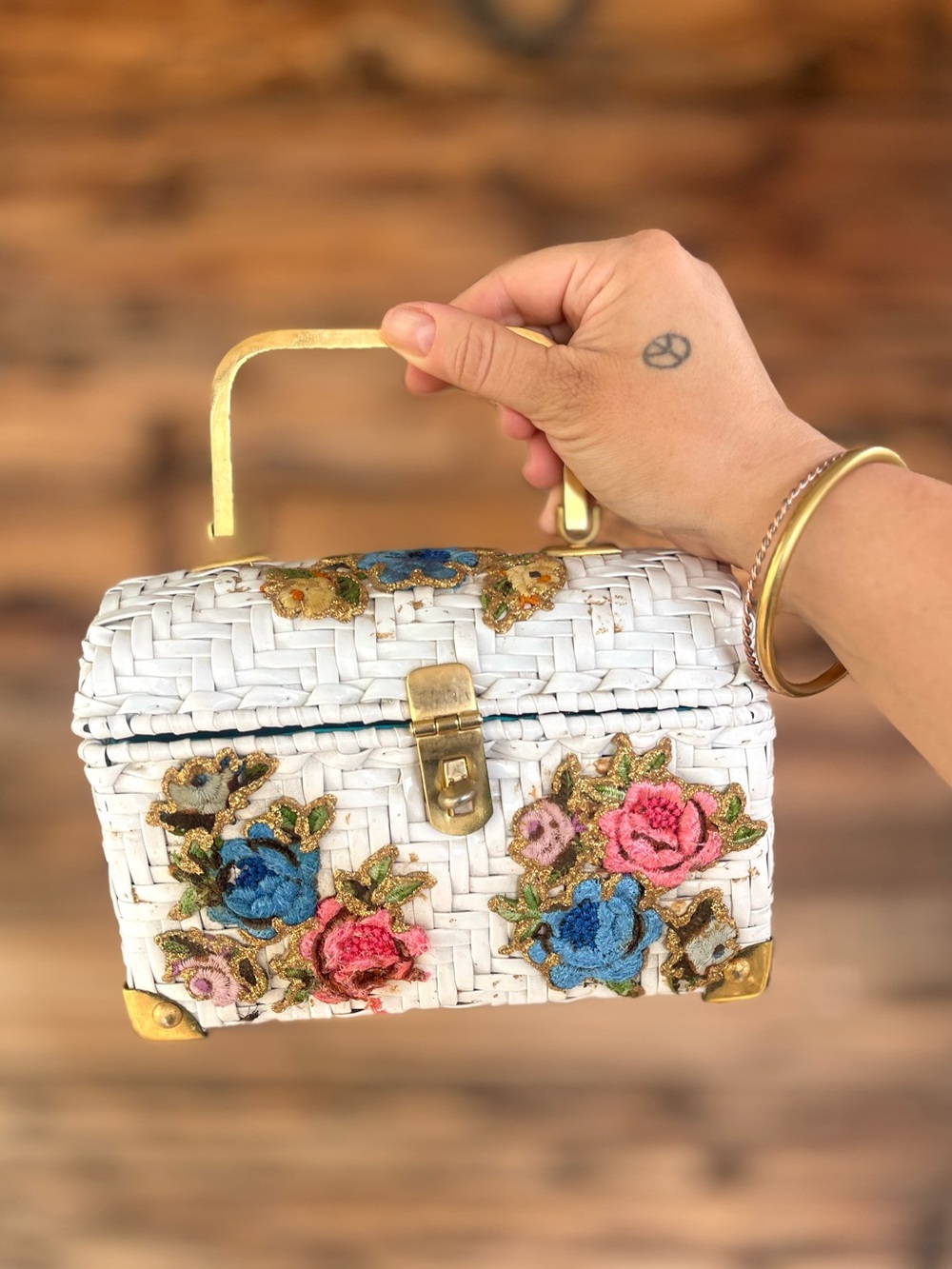 VINTAGE | White Woven Floral Top-Handle Bag
